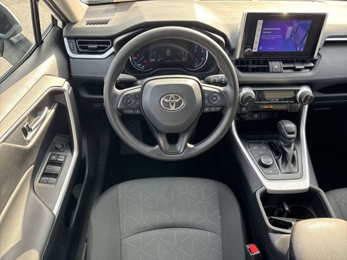 Used 2025 Toyota RAV4 XLE image 28