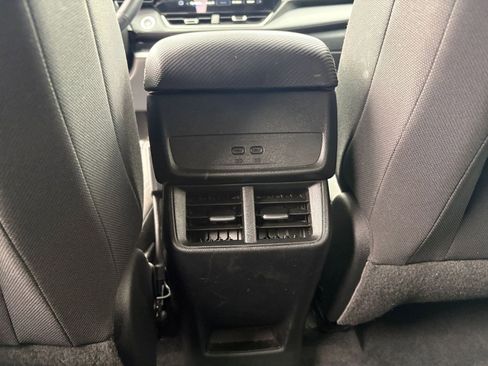 Used 2025 Chevrolet Equinox LT image 23