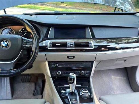 Used 2012 BMW 550i Gran Turismo w/ Driver Assistance Pkg image 4