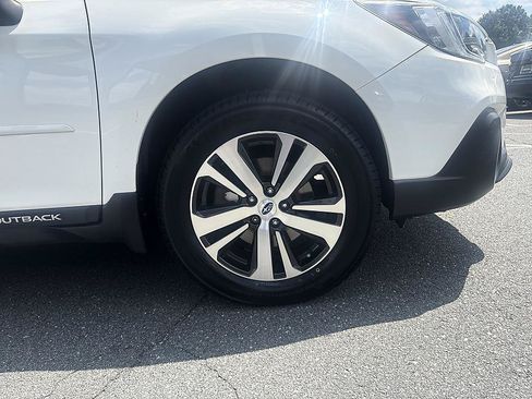 Used 2018 Subaru Outback 2.5i Limited AWD/4WD image 11