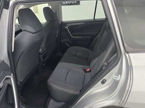 Used 2019 Toyota RAV4 LE image 20
