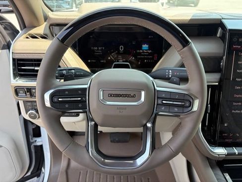 Used 2026 GMC Yukon Denali w/ Denali Reserve Package AWD/4WD image 10