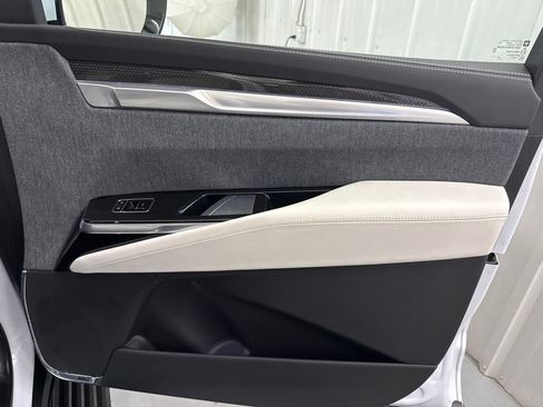 Certified 2026 Cadillac Escalade V AWD/4WD image 31