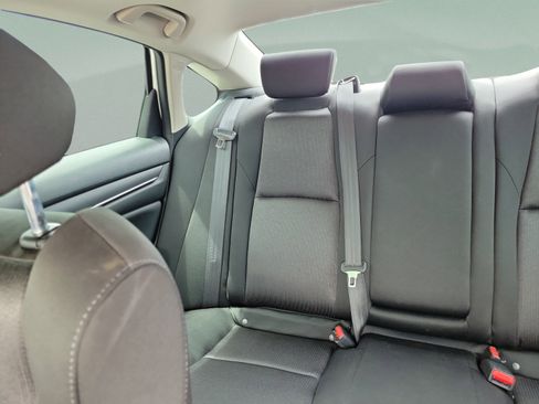 Used 2018 Honda Accord EX image 8
