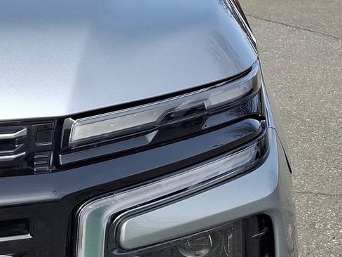 Used 2025 Chevrolet Tahoe High Country AWD/4WD image 35