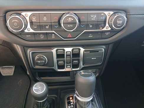 New 2025 Jeep Gladiator Sport S image 37