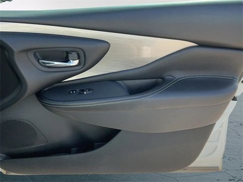 Used 2018 Nissan Murano SL image 14