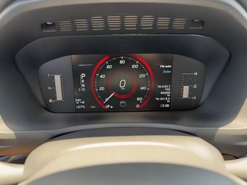 Used 2019 Volvo XC90 T5 Momentum FWD image 26