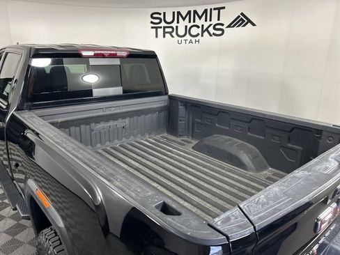 Used 2024 GMC Sierra 3500 AT4 w/ AT4 Preferred Package AWD/4WD image 15