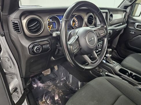 Used 2021 Jeep Gladiator Sport AWD/4WD image 12