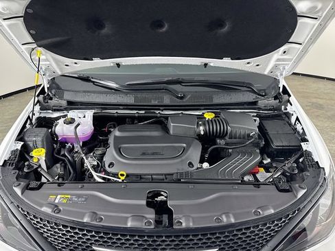 New 2026 Chrysler Voyager LX FWD image 33