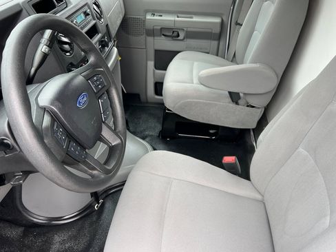 Used 2021 Ford E-450 and Econoline 450 Super Duty w/ Power Windows & Locks Group image 10
