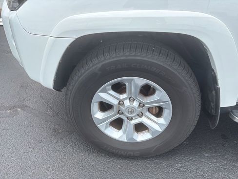 Used 2019 Toyota 4Runner SR5 Premium RWD image 23