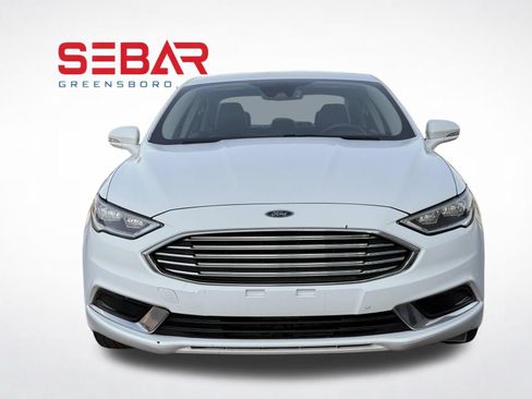 Used 2018 Ford Fusion SE w/ Equipment Group 602A FWD image 2