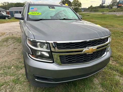 Used 2019 Chevrolet Suburban LT RWD image 28