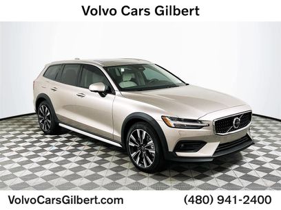 New 2025 Volvo V60 B5 Cross Country Ultra w/ Protection Package Premier