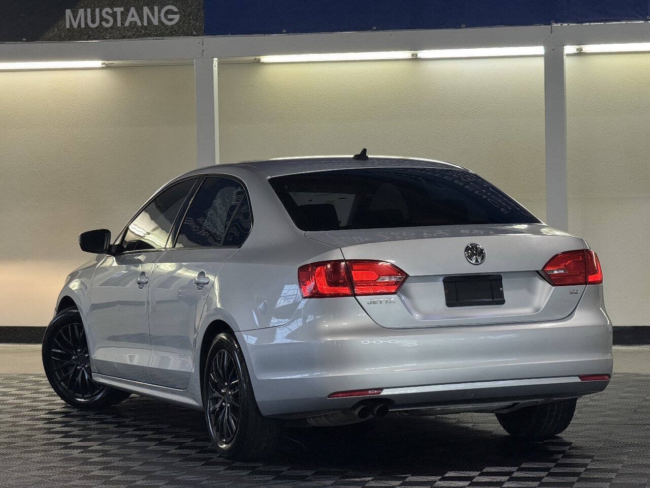 Used 2014 Volkswagen Jetta SE FWD image 4