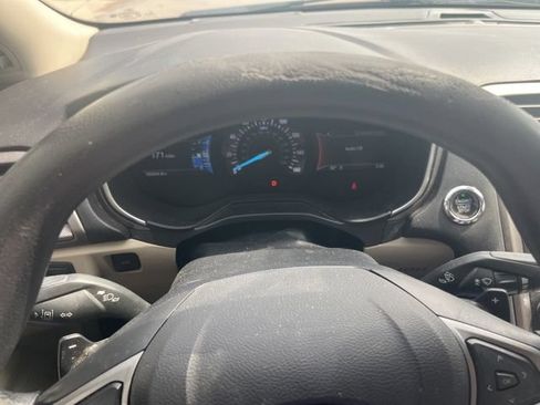 Used 2019 Ford Fusion SE FWD image 19