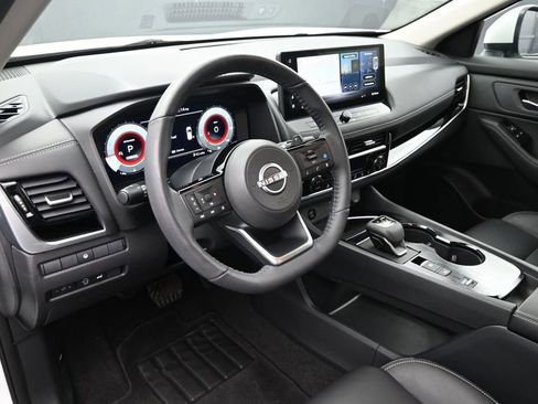 Used 2024 Nissan Rogue SL FWD image 21