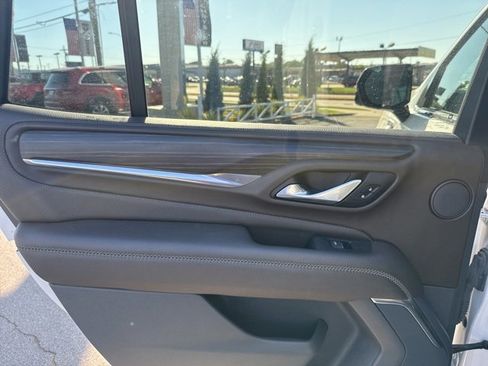 Used 2022 GMC Yukon Denali w/ Denali Ultimate Package image 11