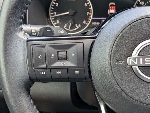 Used 2022 Nissan Pathfinder SV w/ SV Black Package FWD image 24