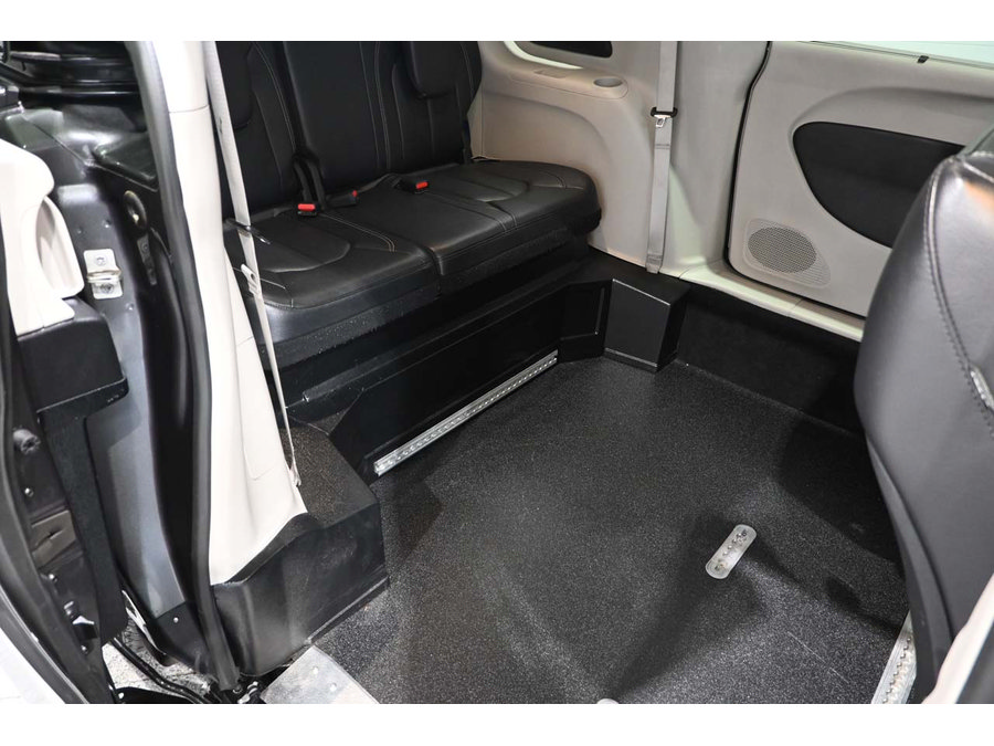 Used 2022 Chrysler Pacifica Touring-L FWD image 18