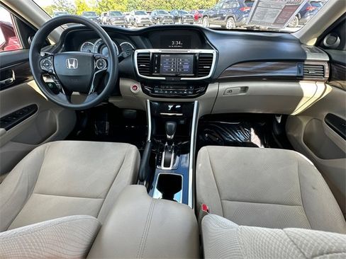 Used 2017 Honda Accord SE image 16