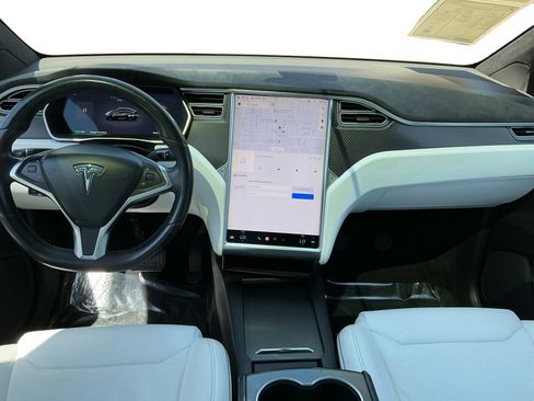 Used 2016 Tesla Model X 70D image 9