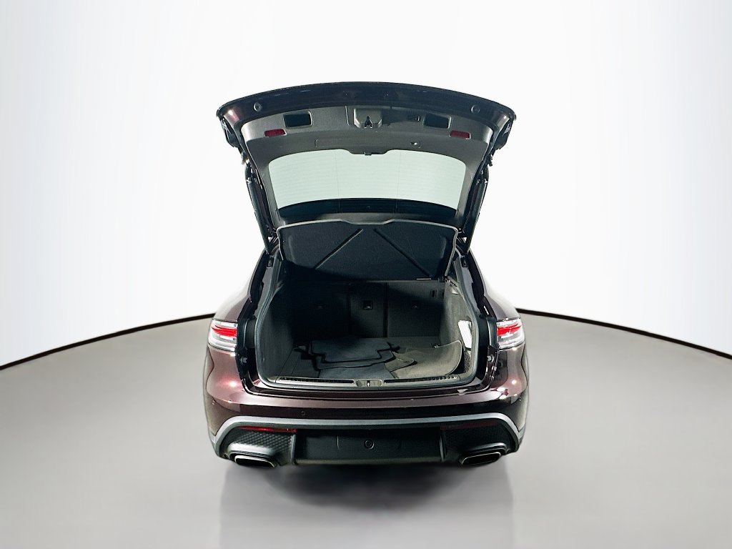 Certified 2026 Porsche Macan Turbo AWD/4WD image 27