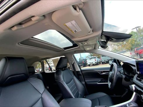 Used 2024 Toyota RAV4 XLE Premium image 13