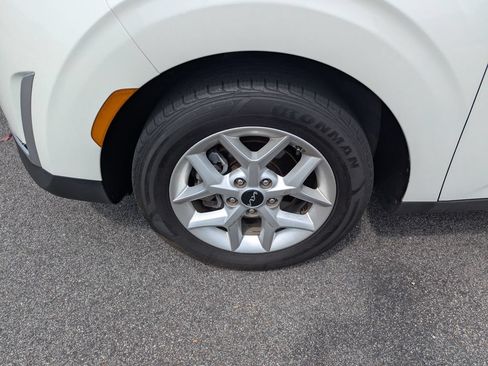 Used 2023 Kia Soul LX w/ LX Technology Package FWD image 11