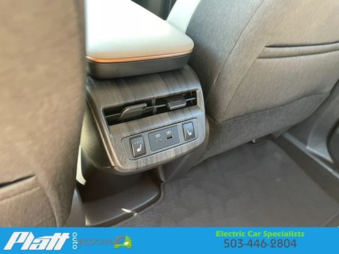 Used 2023 Nissan Ariya AWD image 36