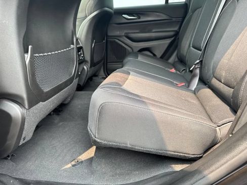 Used 2025 Jeep Grand Cherokee Laredo X w/ Luxury Tech Group I AWD/4WD image 11
