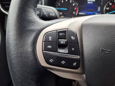 Used 2022 Ford Explorer XLT w/ Equipment Group 202A image 18