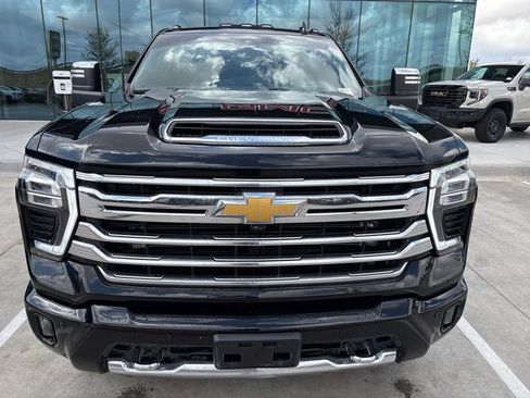 Used 2024 Chevrolet Silverado 2500 High Country w/ Technology Package AWD/4WD image 6