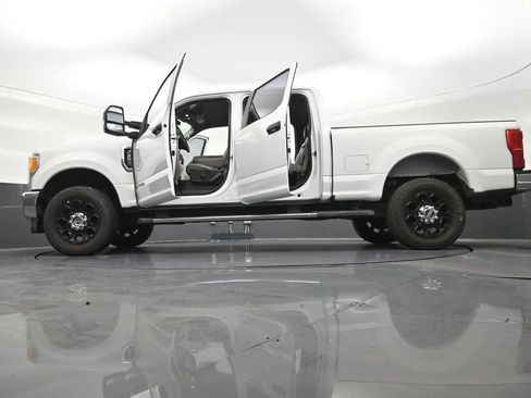 Used 2019 Ford F250 XL w/ Power Equipment Group AWD/4WD image 34