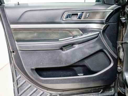 Used 2019 Ford Explorer XLT w/ Equipment Group 202A image 19