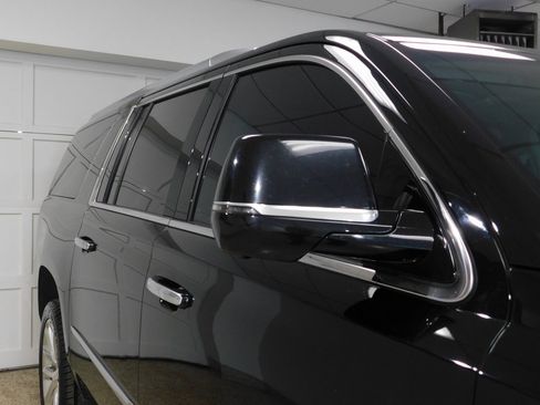 Used 2019 Cadillac Escalade ESV Luxury image 7