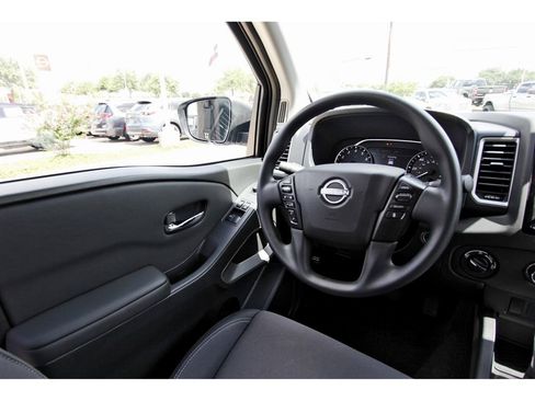Certified 2024 Nissan Frontier SV w/ Technology Package image 6