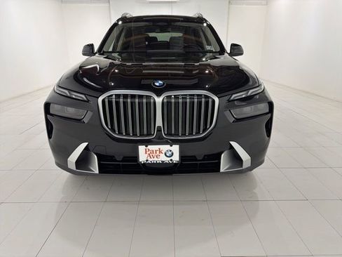 Used 2026 BMW X7 xDrive40i w/ Premium Package image 8