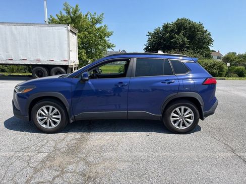 Used 2022 Toyota Corolla Cross LE AWD/4WD image 3