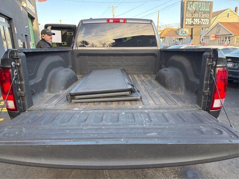 Used 2017 RAM 1500 Express w/ Express Value Package image 10