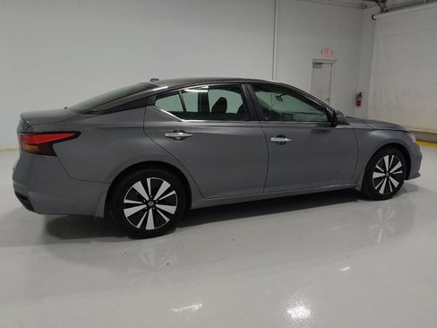 Used 2022 Nissan Altima 2.5 SV image 10