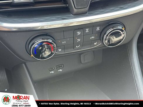 Certified 2024 Buick Encore GX Preferred w/ Comfort Package FWD image 25