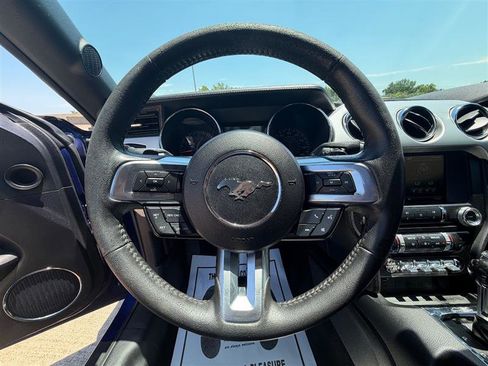Used 2015 Ford Mustang Premium RWD image 38