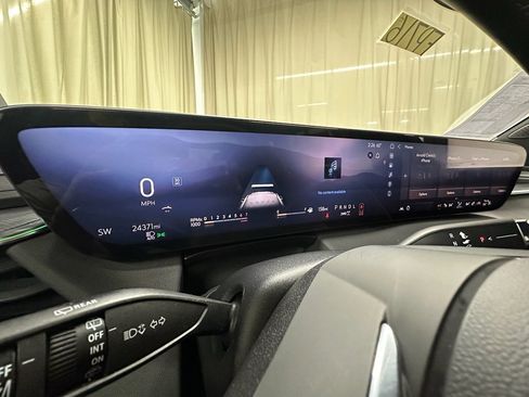 Used 2025 Buick Enclave Sport Touring image 31