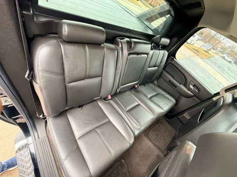 Used 2012 Chevrolet Avalanche LT image 10