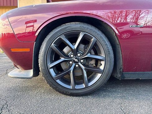 Used 2019 Dodge Challenger R/T w/ Driver Convenience Group RWD image 14