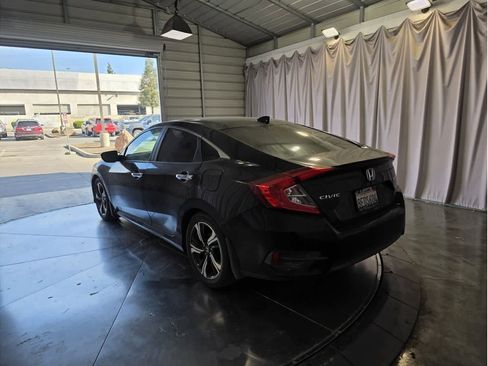 Used 2016 Honda Civic Touring image 5