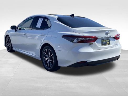 Used 2021 Toyota Camry XLE image 5